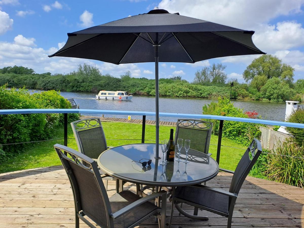 River View - Norfolk Broads Brundall Экстерьер фото